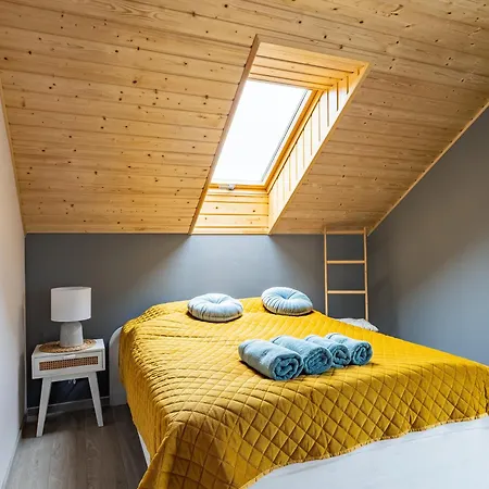 Pod Lasem Apartament Łukęcin